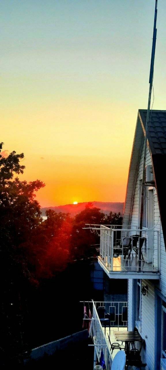 Фотографии номера Семейный номер с видом на море в Гостевом доме Дубовая Роща Туапсе