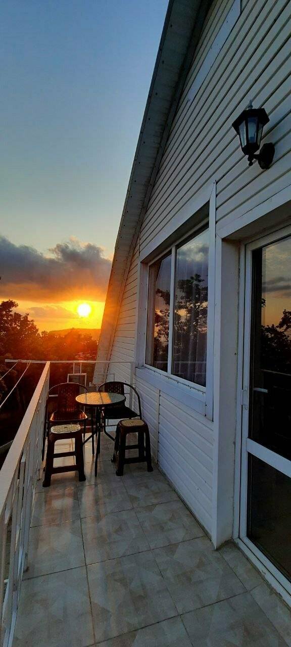 Фотографии номера Семейный номер с видом на море в Гостевом доме Дубовая Роща Туапсе