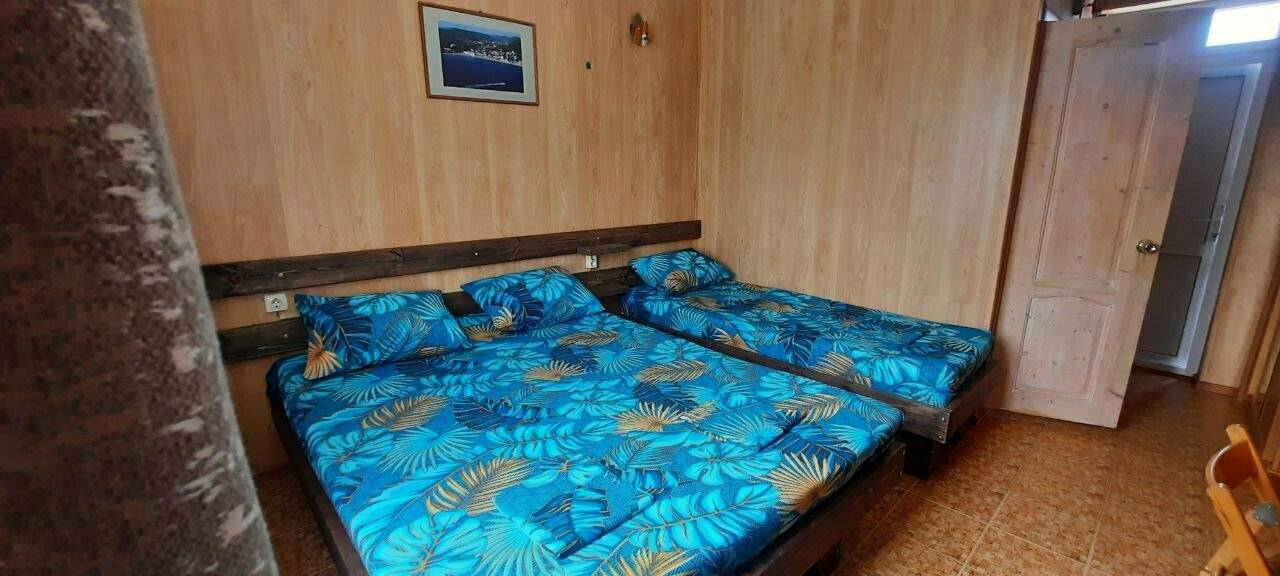Фотографии номера Трехместный номер в Гостевом доме Дубовая Роща Туапсе