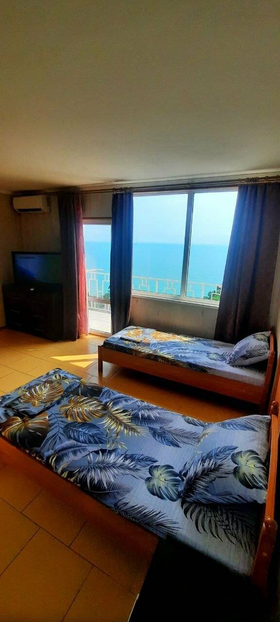 Фотографии номера Семейный номер с видом на море в Гостевом доме Дубовая Роща Туапсе