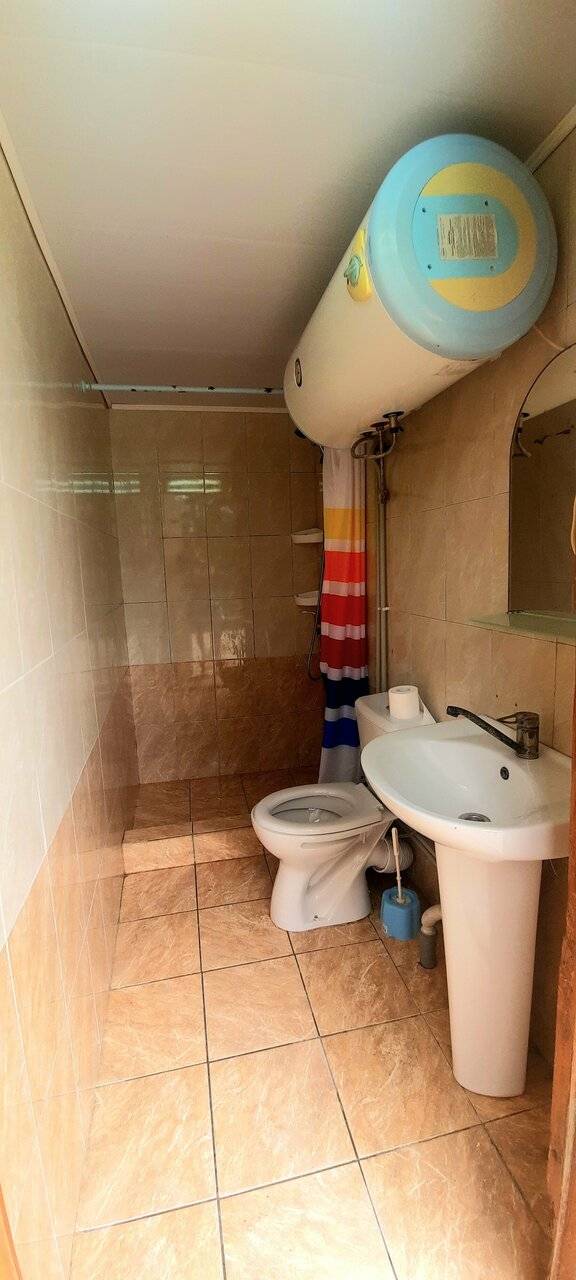 Фотографии номера Четырехместный номер с видом на море в Гостевом доме Дубовая Роща Туапсе